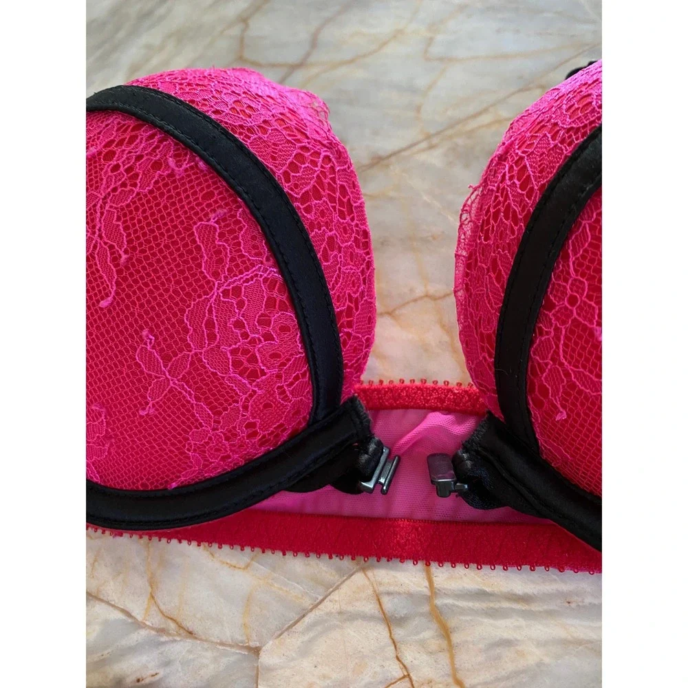 Victoria's Secret Bombshell Plunge Bra 34A and Thong Set Pink Lace Front Clasp